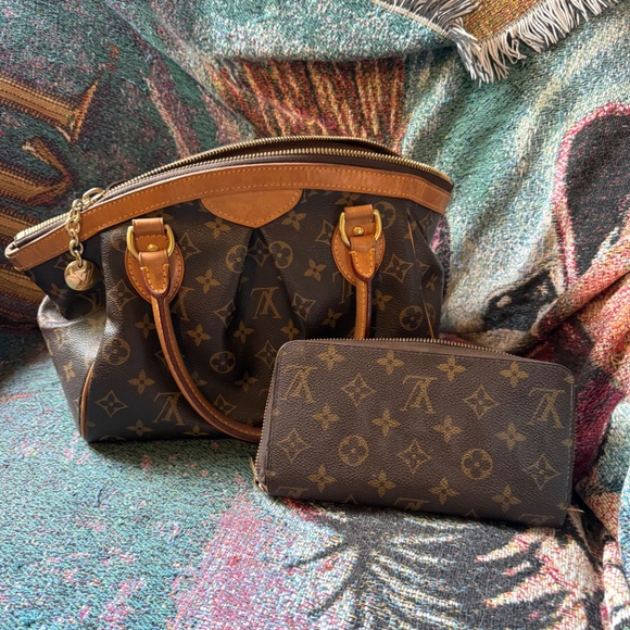 Authentic Louis Vuitton Bag and purse NEW PRICE - Picture 5 of 7